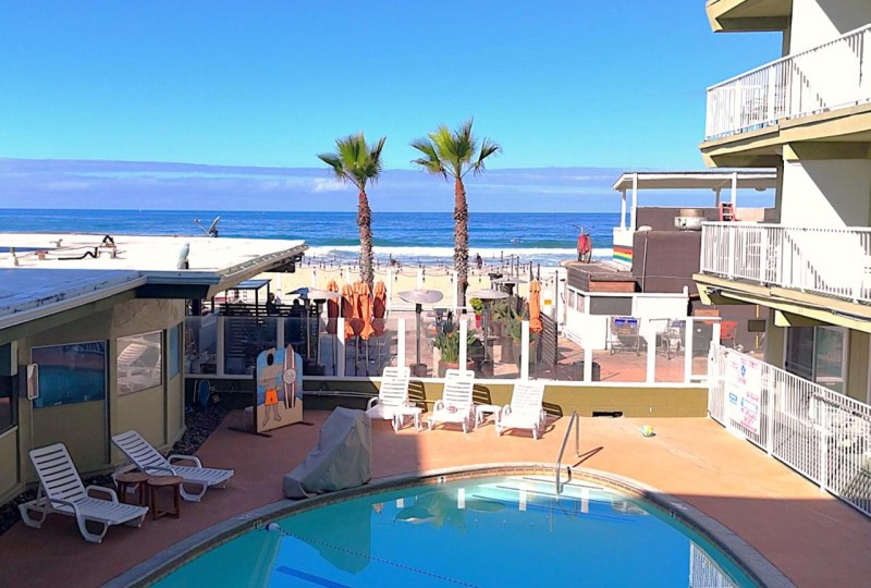 Image: Surfer Beach Hotel