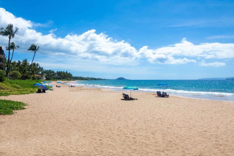 Image: Days Inn by Wyndham Maui Oceanfront