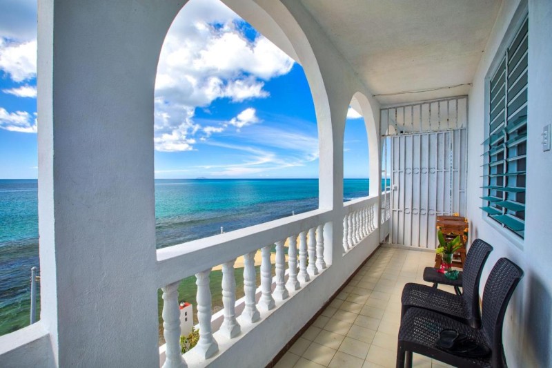Image: Coconut Palms Inn