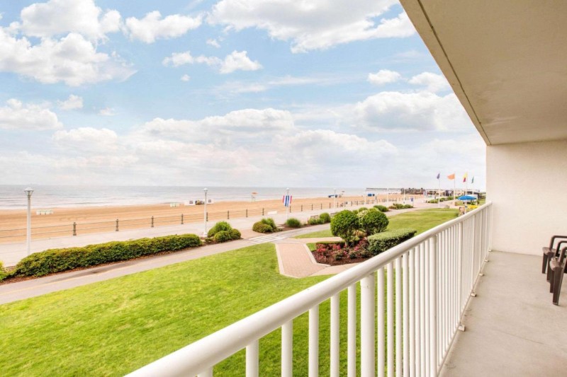 Image: Coastal Hotel & Suites Virginia Beach - Oceanfront