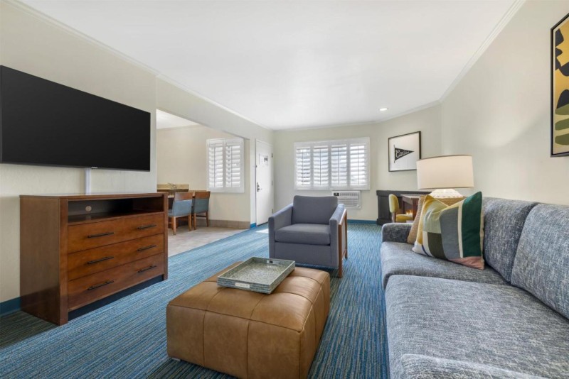 Image: Best Western Plus Beach View Lodge Carlsbad