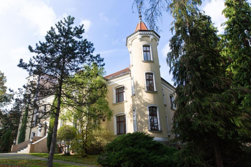 Image: Pałac Cieszyno