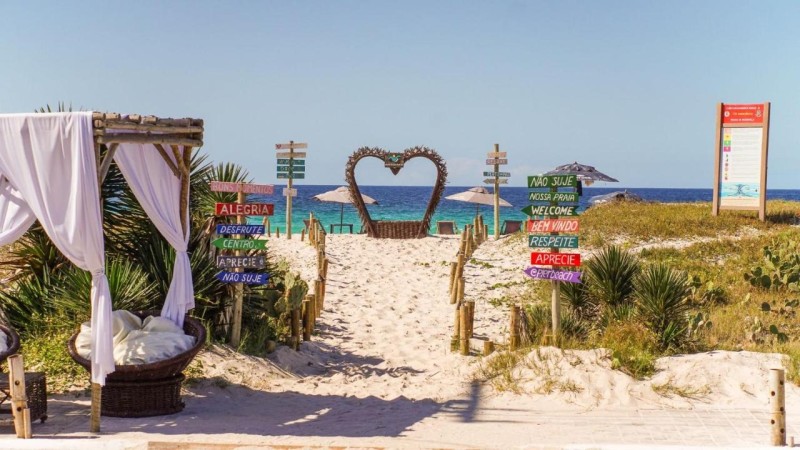 Image: Pier Beach Club