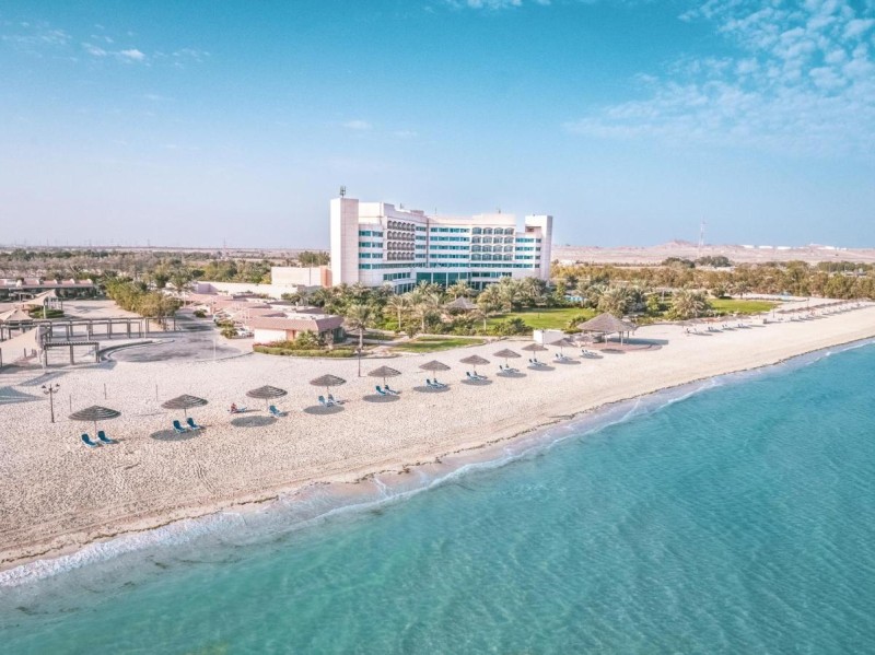 Image: Danat Jebel Dhanna Resort