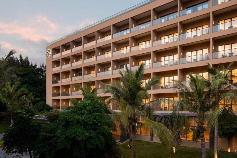Image: Sheraton Maoming Romantic Beach Resort