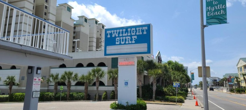 Image: Oceanfront Twilight Surf Hotel