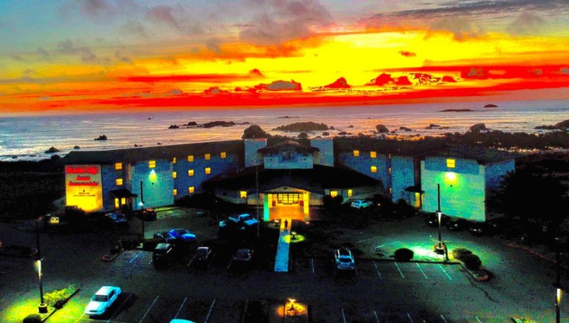 Image: Oceanfront Lodge