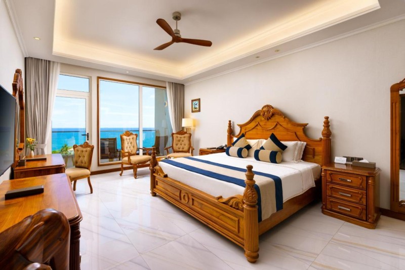 Image: Araliya Beach Resort & Spa Unawatuna- Where you meet the sea all year