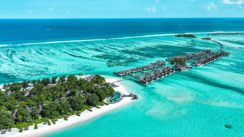 Image: Four Seasons Resort Maldives at Kuda Huraa