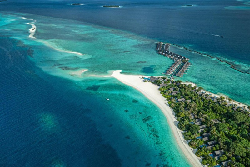 Image: Four Seasons Resort Maldives at Landaa Giraavaru