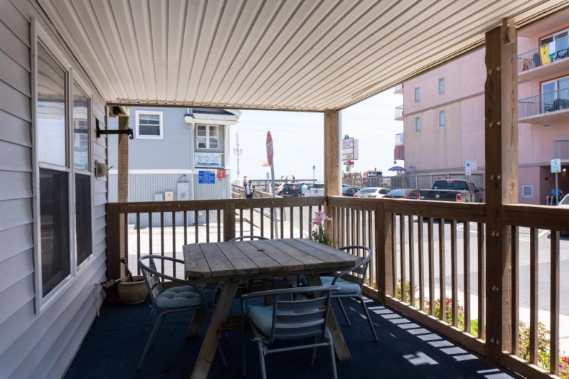 Image: Beach Walk Hotel