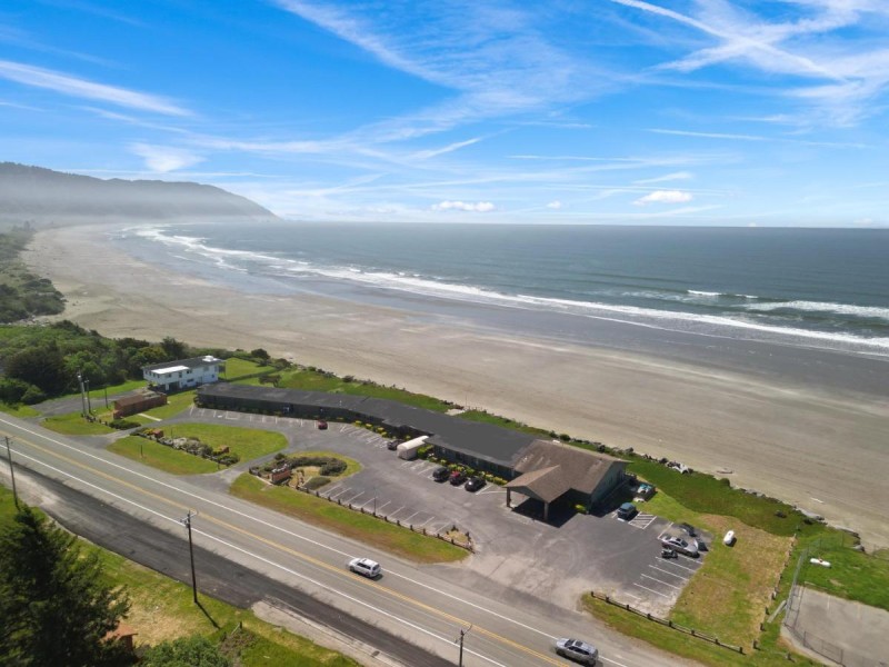 Image: Crescent Beach Motel