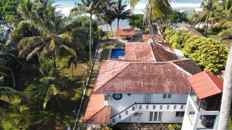 Image: Avin Beach Villa