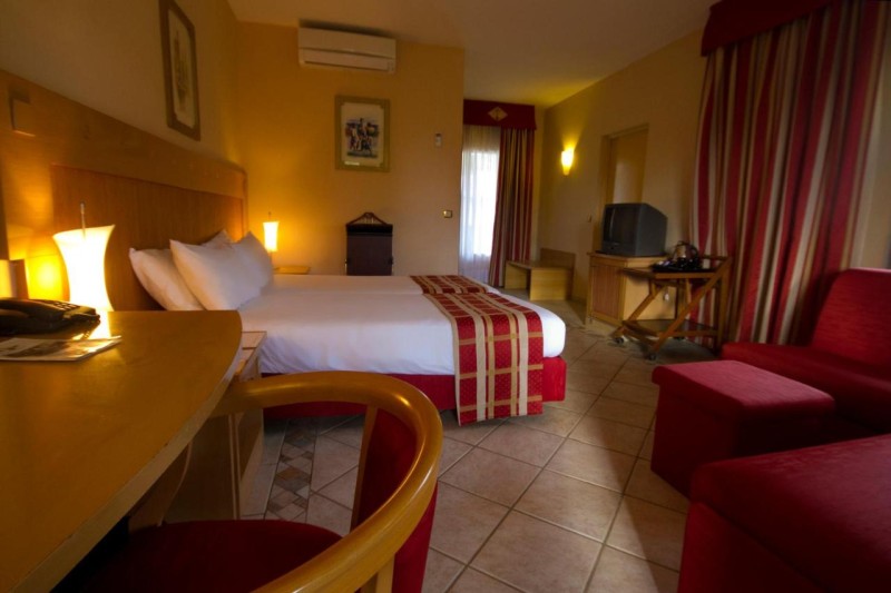 Image: The Kairaba Beach Hotel
