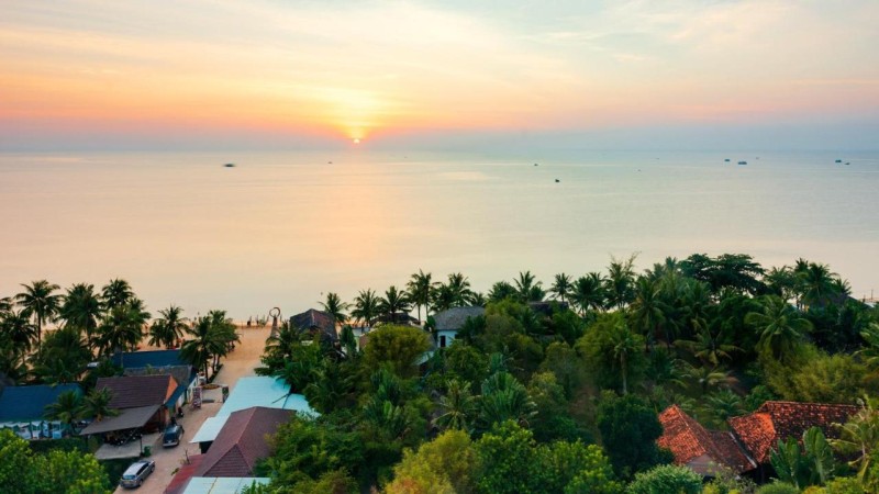 Image: The Tahiti Beach Hotel