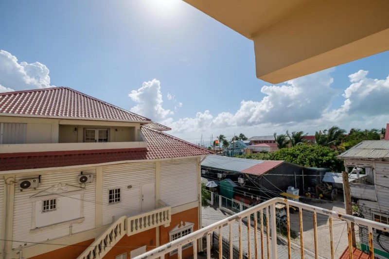 Image: Voyager Sun & Reef Hotel