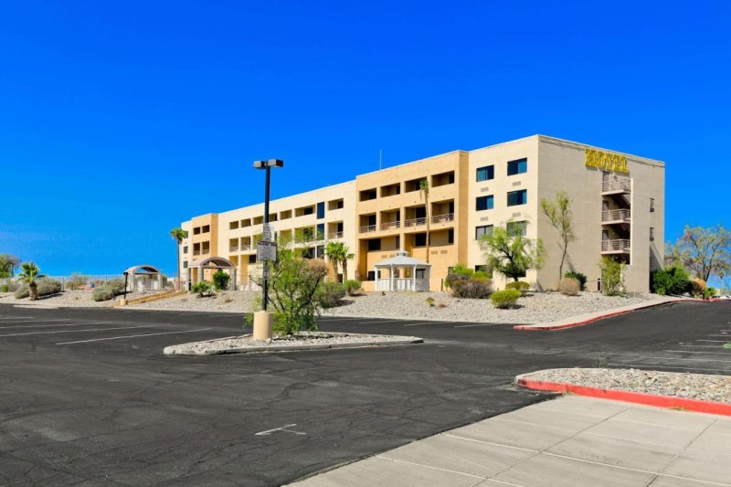 Image: Studio 6 Suites Lake Havasu City AZ