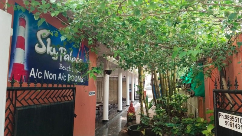 Image: Sky Palace Beach Hotel
