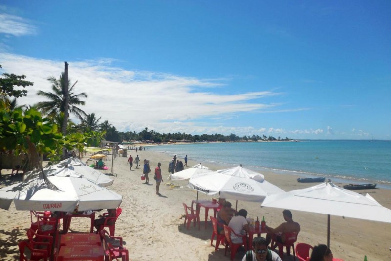 Image: BEACH HOUSE pé na areia