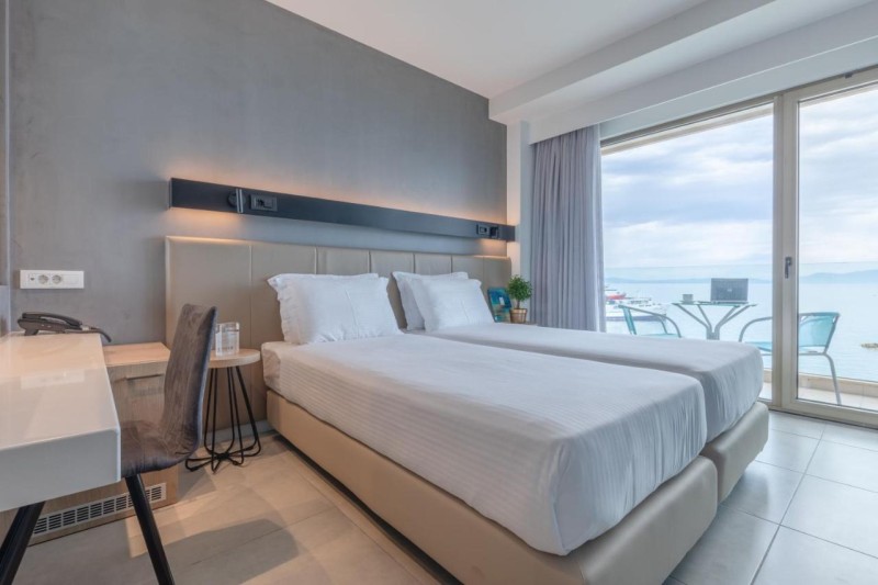 Image: Hotel Avra by Smile hotels - Free Airport Shuttle