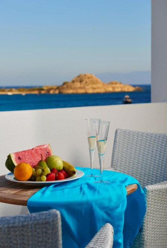 Image: Petinos Beach Hotel