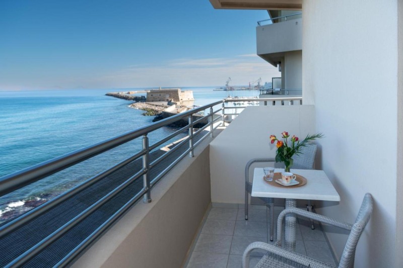 Image: Kronos Hotel