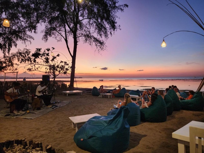 Image: Formosa Beach Club & Bungalow