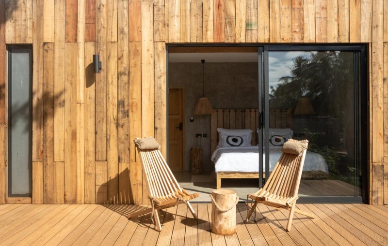 Image: LalaGalu - Beachfront EcoCabins